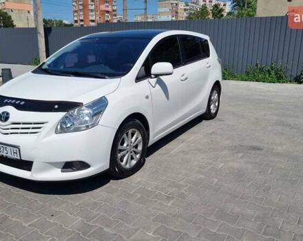 Білий Тойота Версо, об'ємом двигуна 2 л та пробігом 260 тис. км за 9000 $, фото 1 на Automoto.ua