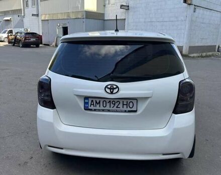 Белый Тойота Версо, объемом двигателя 2 л и пробегом 230 тыс. км за 9500 $, фото 2 на Automoto.ua