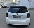 Белый Тойота Версо, объемом двигателя 2 л и пробегом 230 тыс. км за 9500 $, фото 2 на Automoto.ua