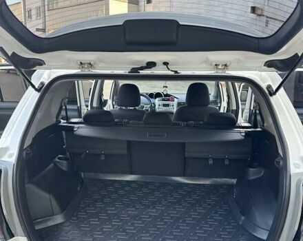 Белый Тойота Версо, объемом двигателя 2 л и пробегом 230 тыс. км за 9500 $, фото 8 на Automoto.ua