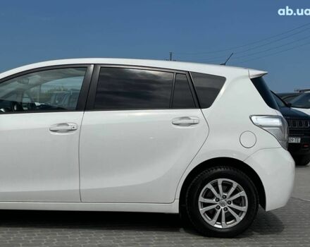 Білий Тойота Версо, об'ємом двигуна 2 л та пробігом 226 тис. км за 10690 $, фото 5 на Automoto.ua