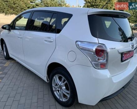 Белый Тойота Версо, объемом двигателя 2 л и пробегом 222 тыс. км за 12500 $, фото 4 на Automoto.ua
