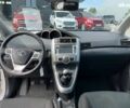 Білий Тойота Версо, об'ємом двигуна 2 л та пробігом 226 тис. км за 10690 $, фото 26 на Automoto.ua