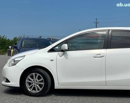 Білий Тойота Версо, об'ємом двигуна 2 л та пробігом 226 тис. км за 10690 $, фото 41 на Automoto.ua