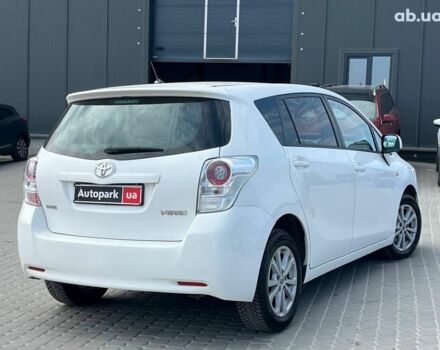 Білий Тойота Версо, об'ємом двигуна 2 л та пробігом 226 тис. км за 10690 $, фото 4 на Automoto.ua