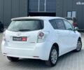 Білий Тойота Версо, об'ємом двигуна 2 л та пробігом 226 тис. км за 10690 $, фото 4 на Automoto.ua