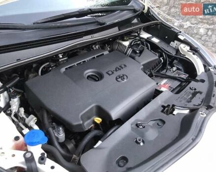 Белый Тойота Версо, объемом двигателя 2 л и пробегом 188 тыс. км за 10500 $, фото 24 на Automoto.ua