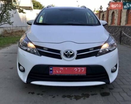 Белый Тойота Версо, объемом двигателя 2 л и пробегом 188 тыс. км за 10500 $, фото 12 на Automoto.ua