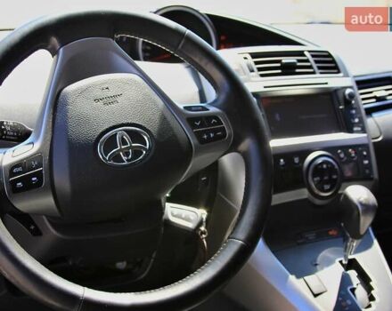 Белый Тойота Версо, объемом двигателя 1.8 л и пробегом 325 тыс. км за 9999 $, фото 10 на Automoto.ua