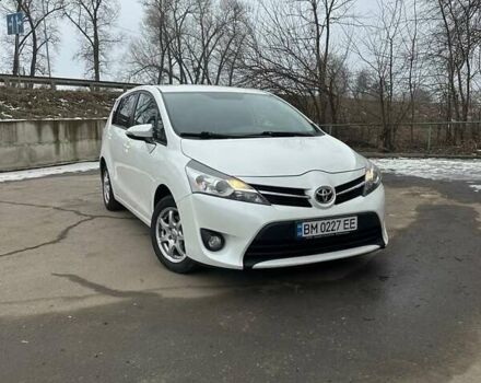 Белый Тойота Версо, объемом двигателя 2 л и пробегом 360 тыс. км за 8800 $, фото 1 на Automoto.ua