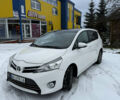 Білий Тойота Версо, об'ємом двигуна 2 л та пробігом 295 тис. км за 10500 $, фото 2 на Automoto.ua