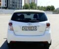 Белый Тойота Версо, объемом двигателя 1.8 л и пробегом 325 тыс. км за 9999 $, фото 3 на Automoto.ua