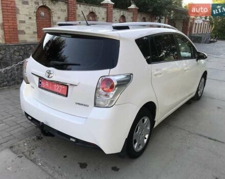 Белый Тойота Версо, объемом двигателя 2 л и пробегом 188 тыс. км за 10500 $, фото 14 на Automoto.ua