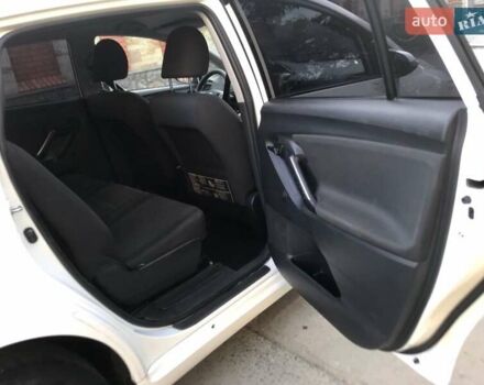 Белый Тойота Версо, объемом двигателя 2 л и пробегом 188 тыс. км за 10500 $, фото 22 на Automoto.ua