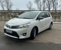Белый Тойота Версо, объемом двигателя 2 л и пробегом 360 тыс. км за 8800 $, фото 3 на Automoto.ua