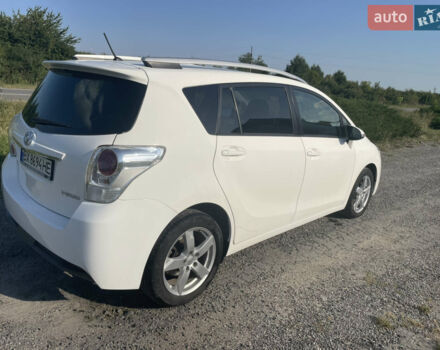 Белый Тойота Версо, объемом двигателя 1.6 л и пробегом 178 тыс. км за 9900 $, фото 4 на Automoto.ua