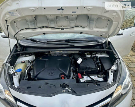 Белый Тойота Версо, объемом двигателя 1.6 л и пробегом 143 тыс. км за 12250 $, фото 28 на Automoto.ua