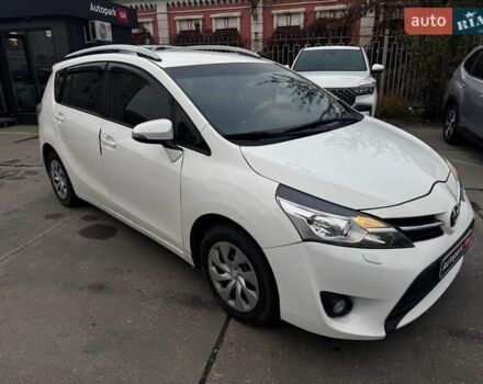 Белый Тойота Версо, объемом двигателя 1.6 л и пробегом 106 тыс. км за 10990 $, фото 6 на Automoto.ua