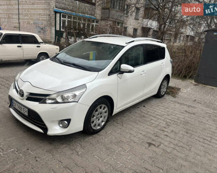 Белый Тойота Версо, объемом двигателя 2 л и пробегом 233 тыс. км за 10400 $, фото 10 на Automoto.ua