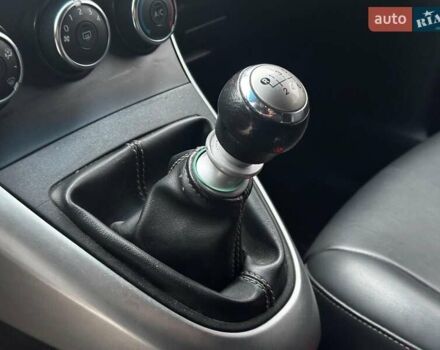 Белый Тойота Версо, объемом двигателя 1.6 л и пробегом 106 тыс. км за 10990 $, фото 11 на Automoto.ua