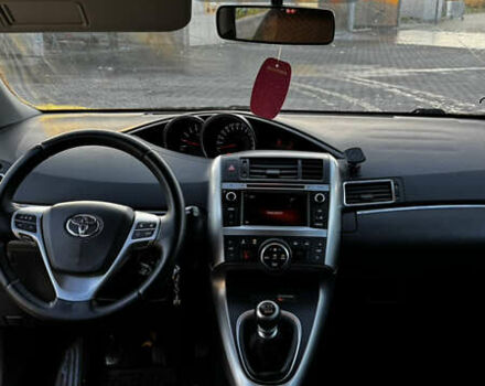 Белый Тойота Версо, объемом двигателя 1.6 л и пробегом 157 тыс. км за 10500 $, фото 16 на Automoto.ua