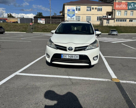 Білий Тойота Версо, об'ємом двигуна 2 л та пробігом 244 тис. км за 9500 $, фото 1 на Automoto.ua