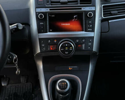 Белый Тойота Версо, объемом двигателя 1.6 л и пробегом 157 тыс. км за 10500 $, фото 35 на Automoto.ua