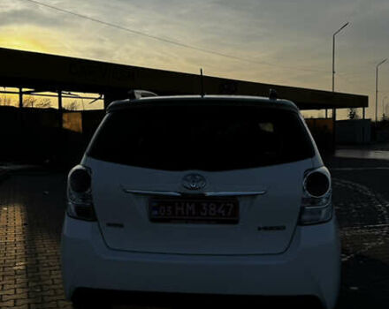 Белый Тойота Версо, объемом двигателя 1.6 л и пробегом 157 тыс. км за 10500 $, фото 24 на Automoto.ua