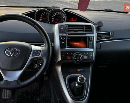 Белый Тойота Версо, объемом двигателя 1.6 л и пробегом 157 тыс. км за 10500 $, фото 36 на Automoto.ua