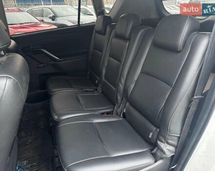 Белый Тойота Версо, объемом двигателя 1.6 л и пробегом 106 тыс. км за 10990 $, фото 15 на Automoto.ua