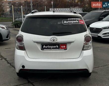 Белый Тойота Версо, объемом двигателя 1.6 л и пробегом 106 тыс. км за 10990 $, фото 4 на Automoto.ua