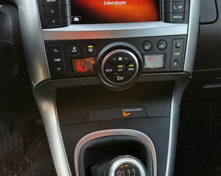 Белый Тойота Версо, объемом двигателя 1.6 л и пробегом 157 тыс. км за 10500 $, фото 7 на Automoto.ua