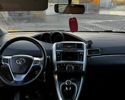 Белый Тойота Версо, объемом двигателя 1.6 л и пробегом 157 тыс. км за 10500 $, фото 15 на Automoto.ua