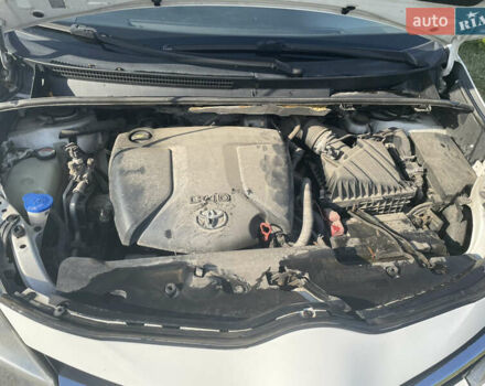 Белый Тойота Версо, объемом двигателя 1.6 л и пробегом 178 тыс. км за 10500 $, фото 9 на Automoto.ua