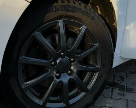 Белый Тойота Версо, объемом двигателя 1.6 л и пробегом 157 тыс. км за 10500 $, фото 5 на Automoto.ua