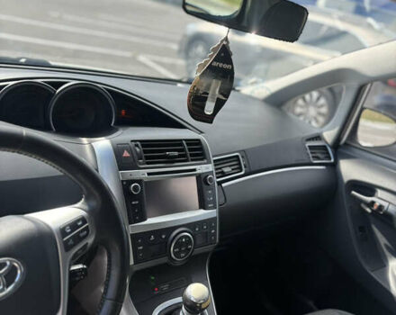 Білий Тойота Версо, об'ємом двигуна 2 л та пробігом 244 тис. км за 9500 $, фото 13 на Automoto.ua