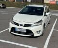 Білий Тойота Версо, об'ємом двигуна 2 л та пробігом 244 тис. км за 9500 $, фото 1 на Automoto.ua