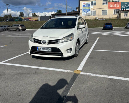 Білий Тойота Версо, об'ємом двигуна 2 л та пробігом 244 тис. км за 9500 $, фото 2 на Automoto.ua