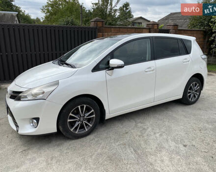 Белый Тойота Версо, объемом двигателя 1.6 л и пробегом 186 тыс. км за 13600 $, фото 1 на Automoto.ua