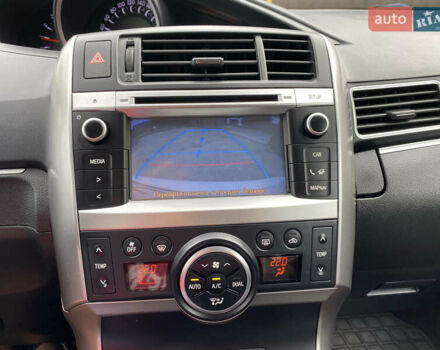 Белый Тойота Версо, объемом двигателя 1.6 л и пробегом 186 тыс. км за 13600 $, фото 7 на Automoto.ua