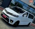 Белый Тойота Версо, объемом двигателя 2 л и пробегом 143 тыс. км за 29950 $, фото 3 на Automoto.ua