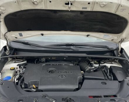 Белый Тойота Версо, объемом двигателя 2 л и пробегом 364 тыс. км за 8000 $, фото 10 на Automoto.ua