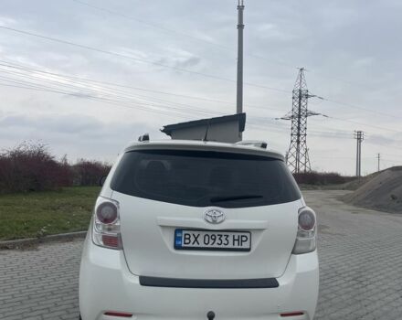 Белый Тойота Версо, объемом двигателя 2 л и пробегом 364 тыс. км за 8000 $, фото 4 на Automoto.ua