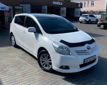 Білий Тойота Версо, об'ємом двигуна 2 л та пробігом 240 тис. км за 8000 $, фото 1 на Automoto.ua