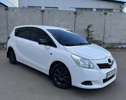 Білий Тойота Версо, об'ємом двигуна 2 л та пробігом 230 тис. км за 9500 $, фото 1 на Automoto.ua