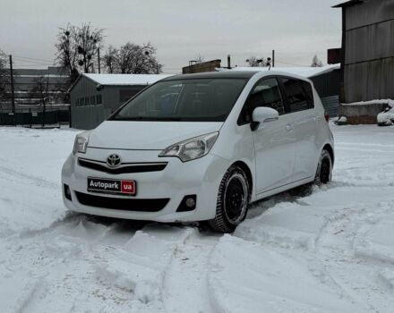 Белый Тойота Версо, объемом двигателя 1.4 л и пробегом 225 тыс. км за 6990 $, фото 1 на Automoto.ua