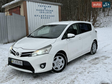 Білий Тойота Версо, об'ємом двигуна 1.6 л та пробігом 200 тис. км за 10300 $, фото 1 на Automoto.ua