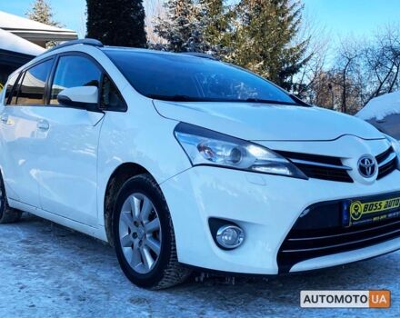 Білий Тойота Версо, об'ємом двигуна 2 л та пробігом 306 тис. км за 12900 $, фото 1 на Automoto.ua