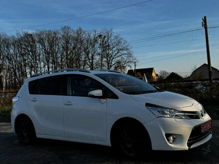 Белый Тойота Версо, объемом двигателя 1.6 л и пробегом 157 тыс. км за 10500 $, фото 1 на Automoto.ua