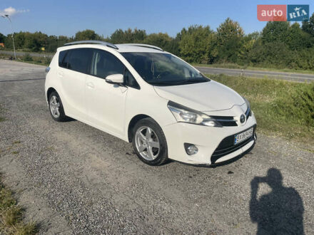 Белый Тойота Версо, объемом двигателя 1.6 л и пробегом 178 тыс. км за 10500 $, фото 1 на Automoto.ua